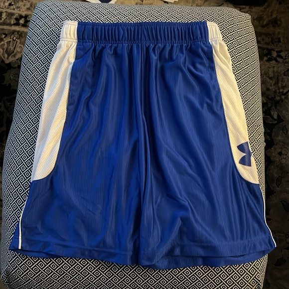 🏀 Under Armour royal blue basketball shorts size Large EUC - Picture 2 of 6